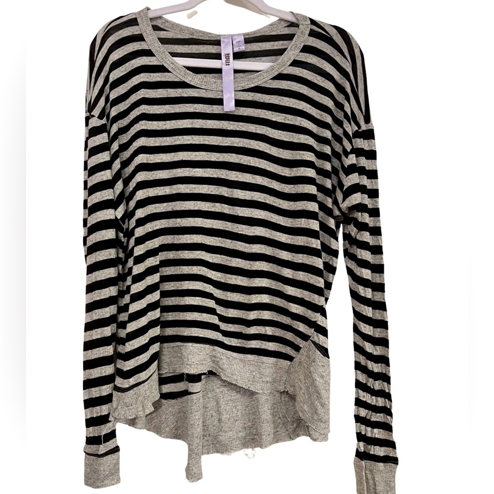Striped Wilt layering T M